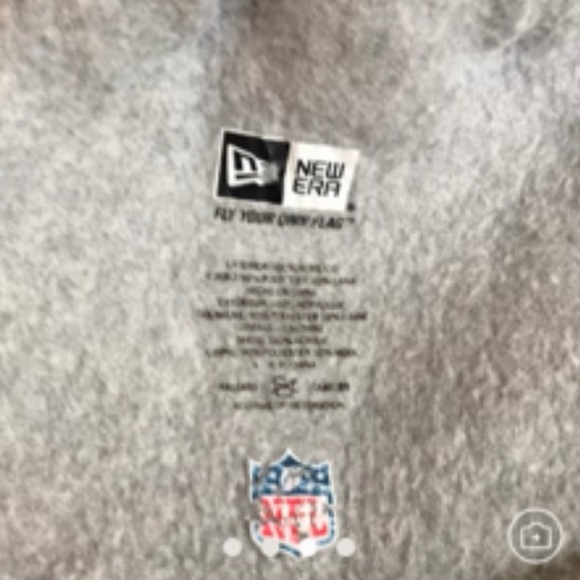 NFL New England Patriots gray , blue & red  fleece lined knit hat with Pom Pom - Picture 3 of 4